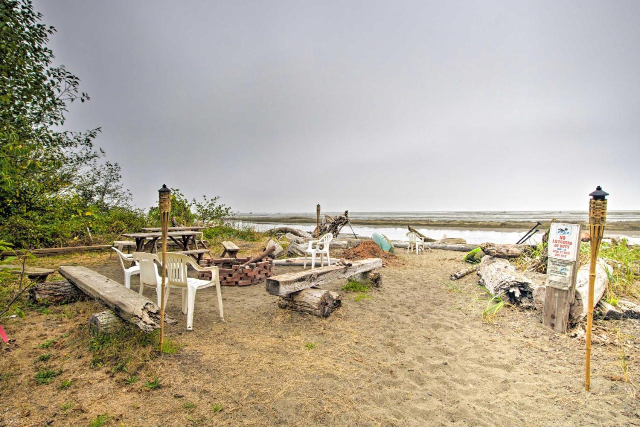 Warm Beach Hideaway With Private Beach! Stanwood المظهر الخارجي الصورة